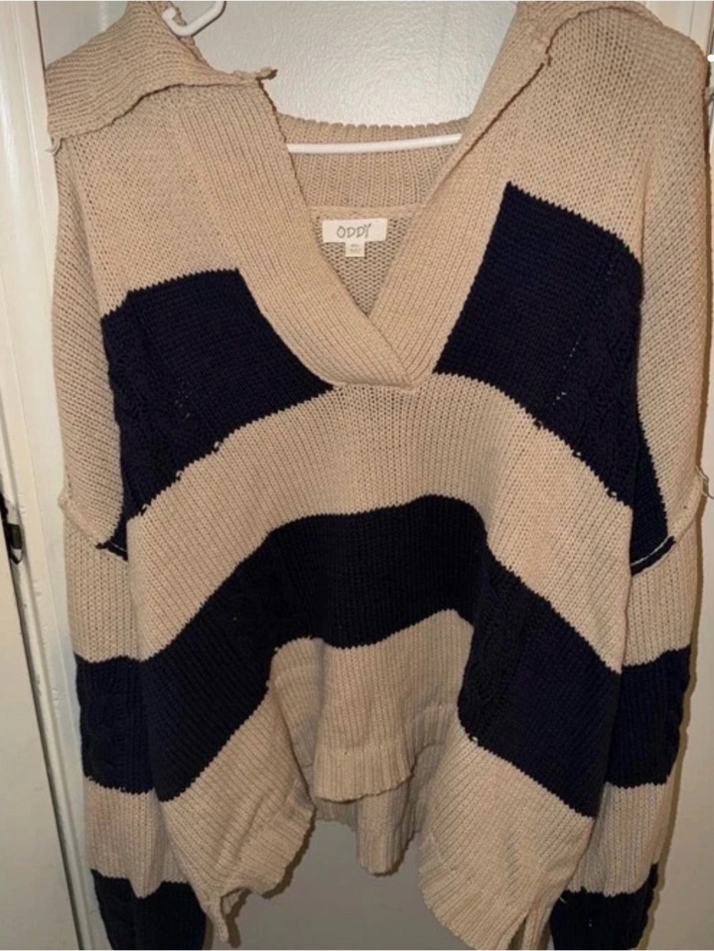 ODDY Beige and Navy Striped V-Neck Sweater